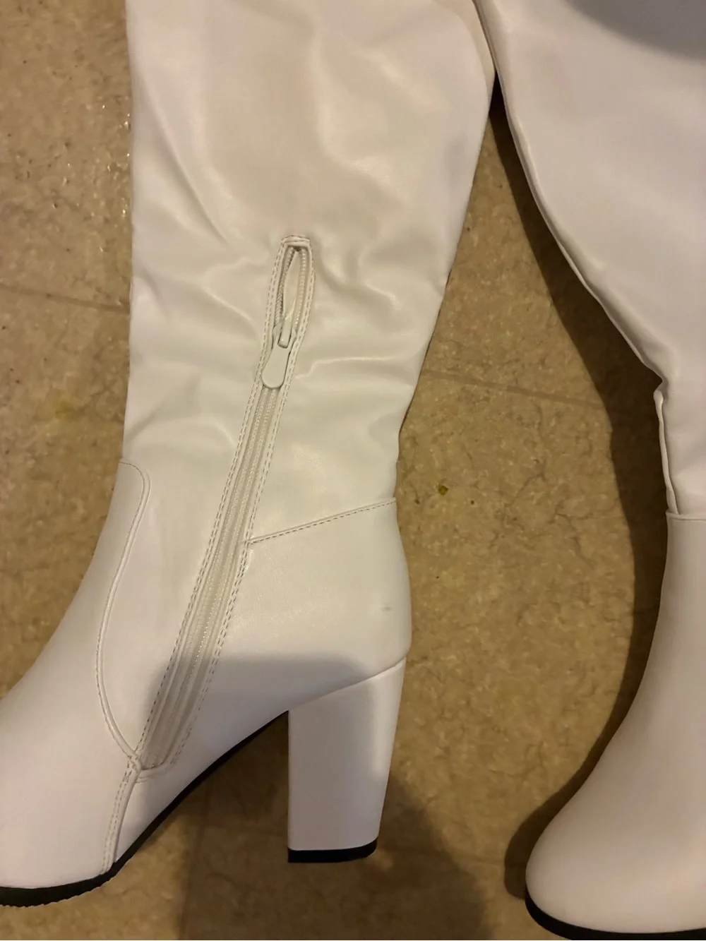 Dream Pairs white pointed toe knee high boots side zipper size 7